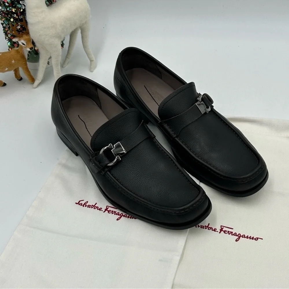 Men’s Salvatore, Ferragamo Gancini leather loafers size 9E made in Italy